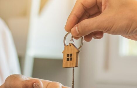 Property-Landlord-Key-Hands