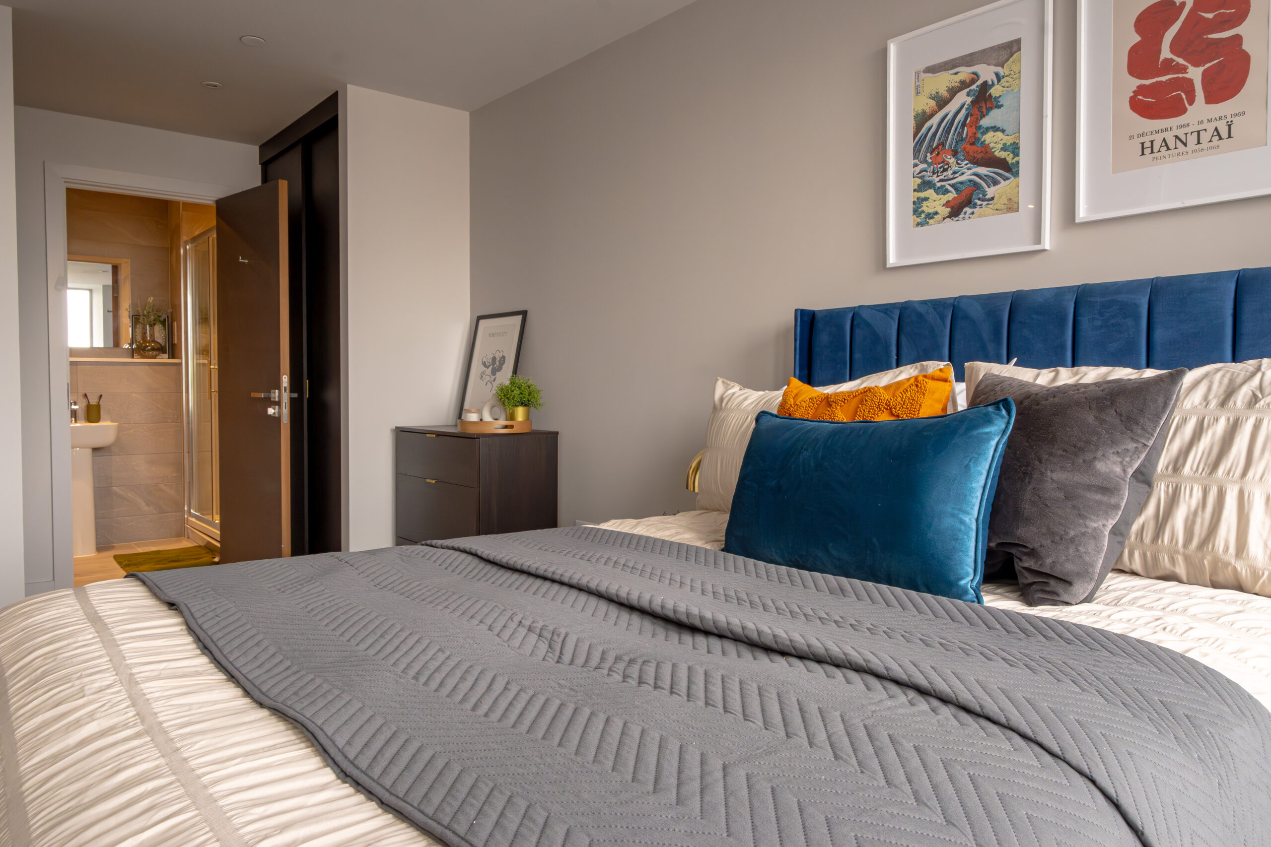 Embankment Exchange 2-Bed Apartment Interior